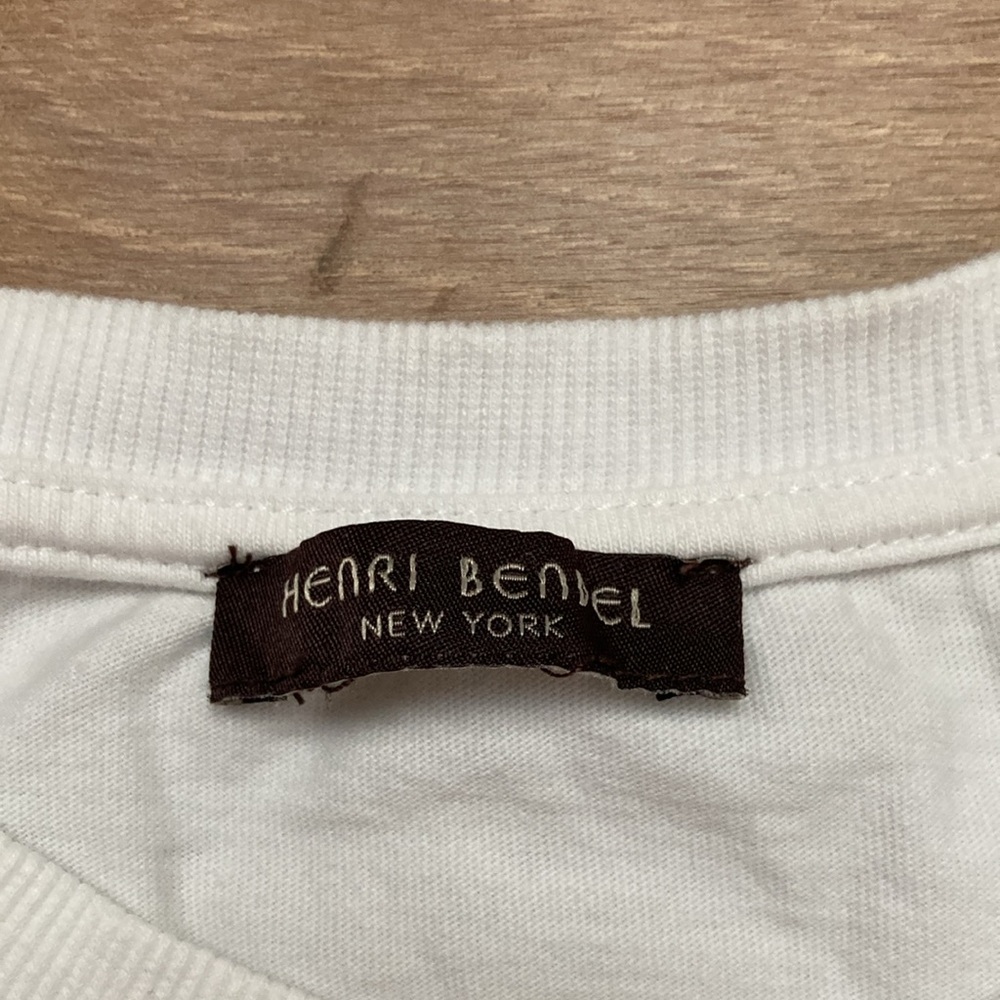 Henri Bendel Love Henri T-Shirt. Size M - Picture 2 of 6